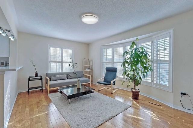 3 Chicory Lane, House attached with 3 bedrooms, 4 bathrooms and 4 parking in Toronto ON | Image 6