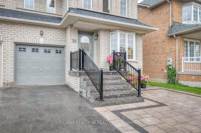 39 Lucien St, House semidetached with 4 bedrooms, 4 bathrooms and 3 parking in Markham ON | Image 23