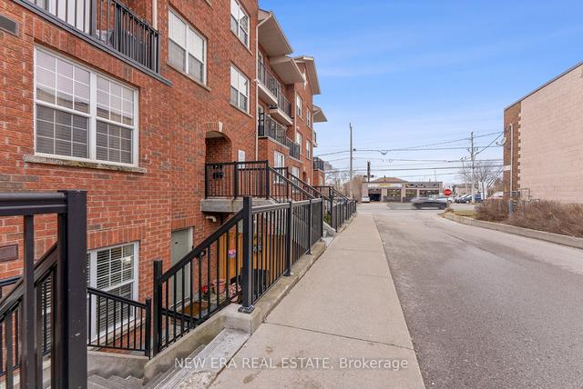 104 - 15 Strangford Lane, Townhouse with 2 bedrooms, 2 bathrooms and 1 parking in Toronto ON | Image 24