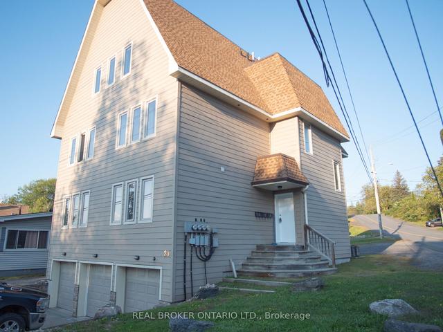 3 - 20 Emily St, House other with 2 bedrooms, 3 bathrooms and 2 parking in Parry Sound ON | Image 1