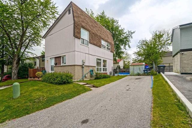 14 Hero Sq, House detached with 3 bedrooms, 1 bathrooms and 2 parking in Brampton ON | Image 1