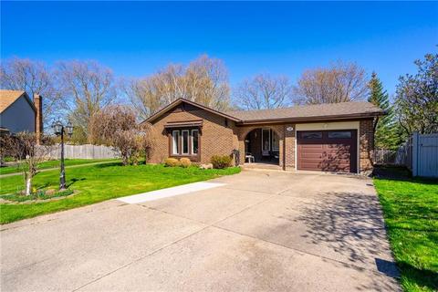 52 Greenmeadow Court, House detached with 3 bedrooms, 2 bathrooms and 4 parking in St. Catharines ON | Card Image