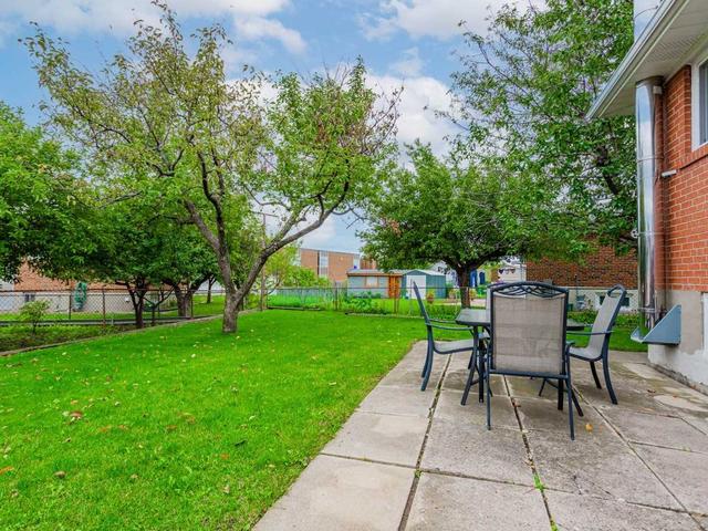 95 Hisey Cres, House semidetached with 3 bedrooms, 2 bathrooms and 4 parking in Toronto ON | Image 27