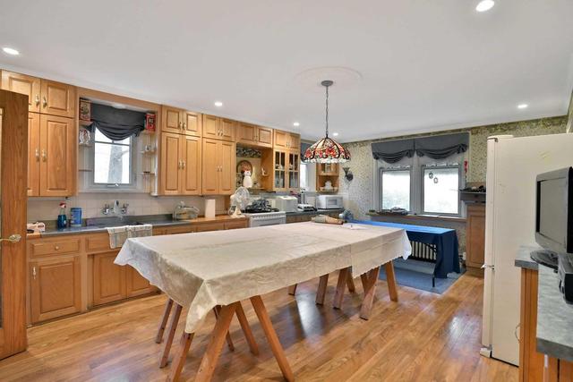 7529 Trafalgar Rd, House detached with 4 bedrooms, 2 bathrooms and 10 parking in Milton ON | Image 11