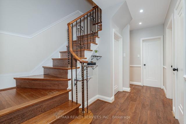 26 Gregory St, House detached with 3 bedrooms, 3 bathrooms and 6 parking in Brampton ON | Image 15