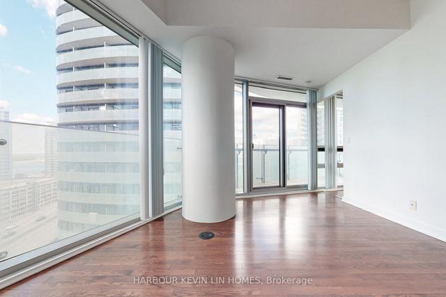 1205 - 14 York St, Condo with 2 bedrooms, 2 bathrooms and 1 parking in Toronto ON | Image 6