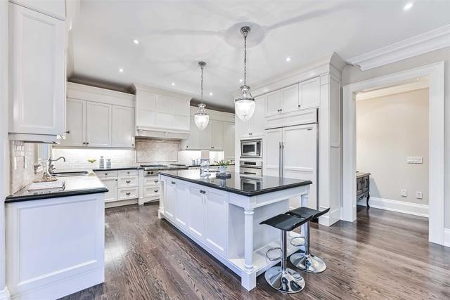 23 Montressor Dr, House detached with 5 bedrooms, 8 bathrooms and 4 parking in Toronto ON | Image 3