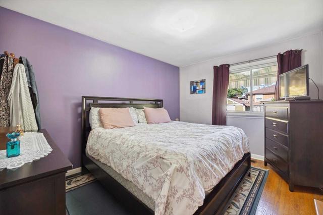 170 Painted Post Dr, House semidetached with 3 bedrooms, 2 bathrooms and 3 parking in Toronto ON | Image 7
