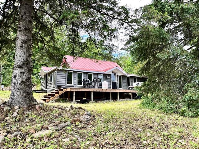 0 Beattys Island, House detached with 3 bedrooms, 2 bathrooms and null parking in North Algona Wilberforce ON | Image 16