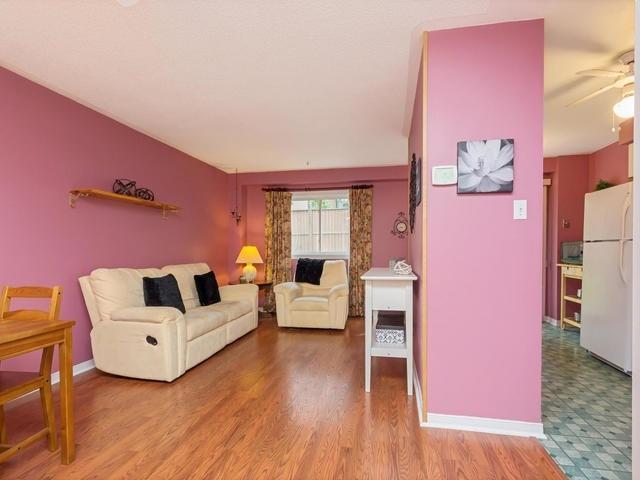 5 Beverly Lane, Townhouse with 3 bedrooms, 2 bathrooms and 1 parking in Halton Hills ON | Image 5