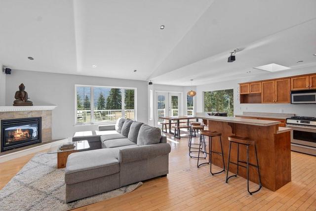 4165 Brown Road, House detached with 5 bedrooms, 3 bathrooms and null parking in Central Kootenay F BC | Image 6