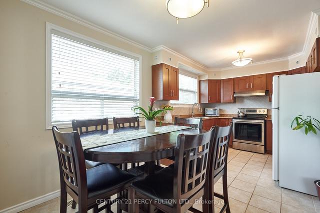 1003 Walton Blvd, House detached with 3 bedrooms, 2 bathrooms and 4 parking in Whitby ON | Image 3