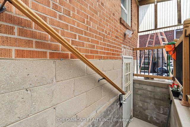 10 Compton Dr, House detached with 3 bedrooms, 4 bathrooms and 8 parking in Toronto ON | Image 31