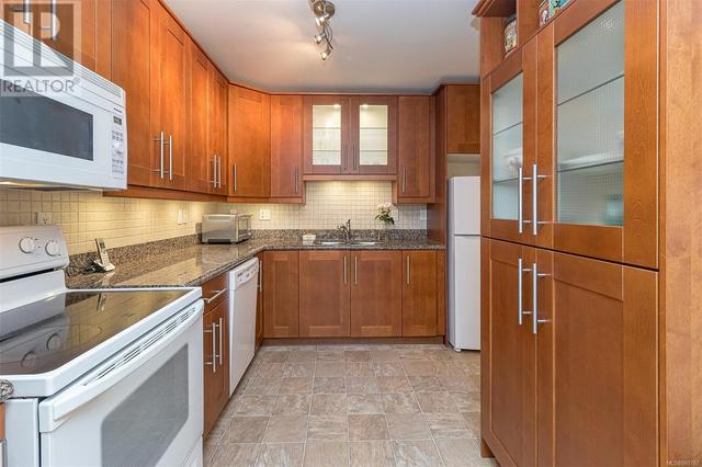 8 - 1184 Clarke Rd, House attached with 2 bedrooms, 1 bathrooms and 1 parking in Central Saanich BC | Image 13