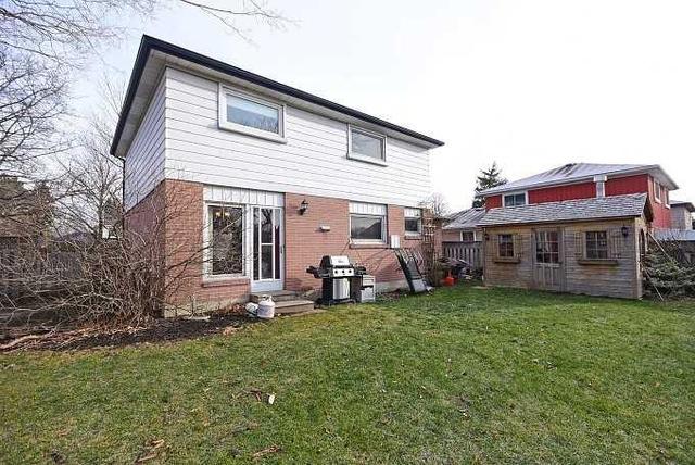 3652 Chiplow Rd, House detached with 4 bedrooms, 2 bathrooms and 2 parking in Mississauga ON | Image 11