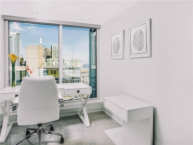 ph01 - 251 Queens Quay W, Condo with 3 bedrooms, 4 bathrooms and 2 parking in Toronto ON | Image 8