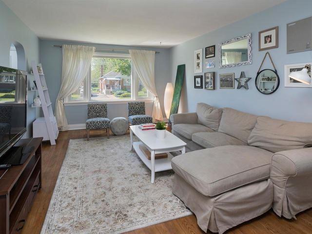 490 Miller Ave, House detached with 2 bedrooms, 2 bathrooms and 4 parking in Oshawa ON | Image 2