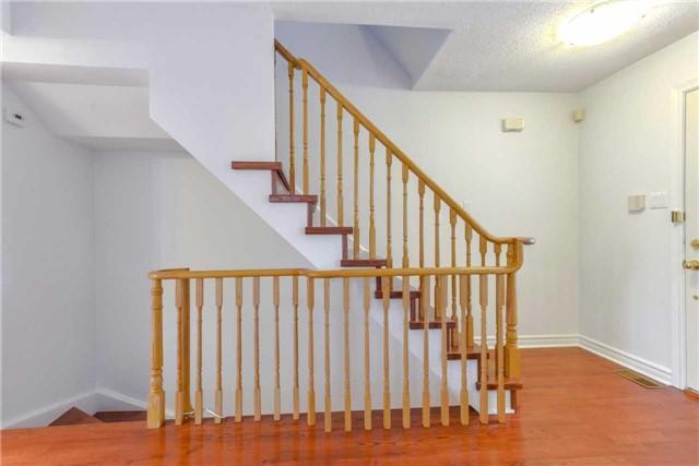 2 Miley Dr, House attached with 3 bedrooms, 2 bathrooms and 5 parking in Markham ON | Image 5