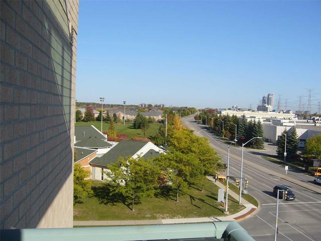 510 - 11 Oneida Cres, Condo with 2 bedrooms, 2 bathrooms and 1 parking in Richmond Hill ON | Image 11