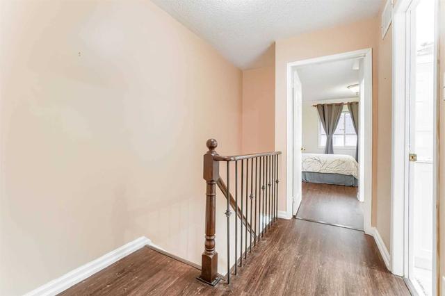 179 Trudeau Ave, Townhouse with 3 bedrooms, 3 bathrooms and 3 parking in Mississauga ON | Image 5