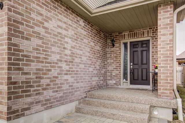 106 Eden Oak Tr, House detached with 3 bedrooms, 3 bathrooms and 4 parking in Kitchener ON | Image 12
