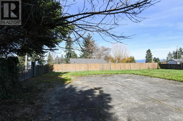 3828 Laurel Dr, House detached with 4 bedrooms, 2 bathrooms and 6 parking in Comox Valley A BC | Image 65