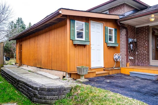 69 Tivoli Crt, House detached with 3 bedrooms, 2 bathrooms and 3 parking in Toronto ON | Image 17