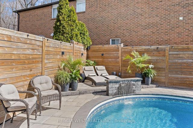 207 Greenock Dr, House detached with 3 bedrooms, 3 bathrooms and 4 parking in Vaughan ON | Image 31
