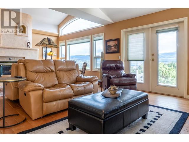 2279 Selkirk Drive, House detached with 3 bedrooms, 3 bathrooms and 2 parking in Kelowna BC | Image 22