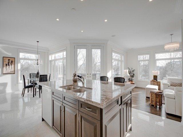 2462 Chateau Common, House attached with 3 bedrooms, 5 bathrooms and 2 parking in Oakville ON | Image 5