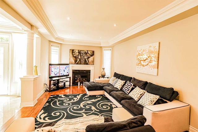 2378 Glengarry Rd, House detached with 4 bedrooms, 5 bathrooms and 8 parking in Mississauga ON | Image 3