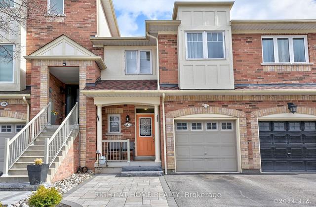 27 Croker Dr S, House attached with 3 bedrooms, 3 bathrooms and 1 parking in Ajax ON | Image 1