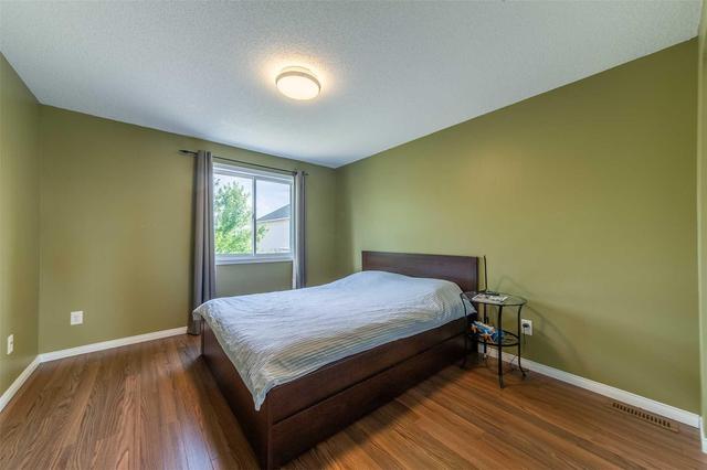 697 New Hampshire St, House detached with 3 bedrooms, 2 bathrooms and 2 parking in Waterloo ON | Image 9