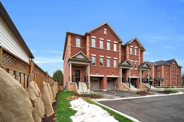 1 Saint Julien Crt, House semidetached with 3 bedrooms, 3 bathrooms and 2 parking in Vaughan ON | Image 1