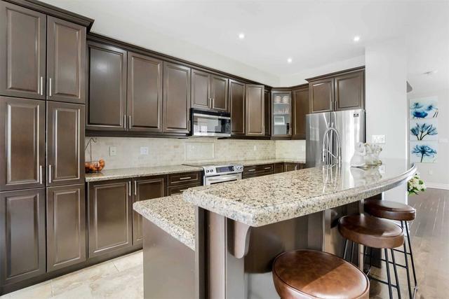1273 Craigleith Rd, House attached with 3 bedrooms, 4 bathrooms and 3 parking in Oakville ON | Image 7