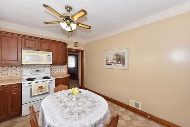 192 Chadburn St, House detached with 3 bedrooms, 2 bathrooms and 5 parking in Oshawa ON | Image 38