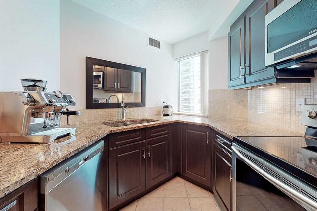 1201 - 10 Queens Quay W, Condo with 2 bedrooms, 2 bathrooms and 1 parking in Toronto ON | Image 3