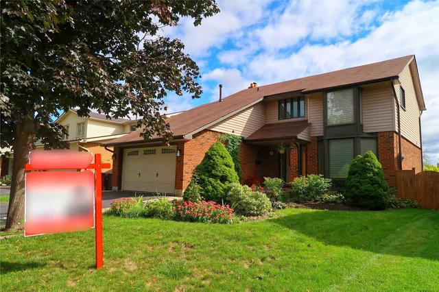 42 Parkside Dr, House detached with 3 bedrooms, 4 bathrooms and 4 parking in Brampton ON | Image 1