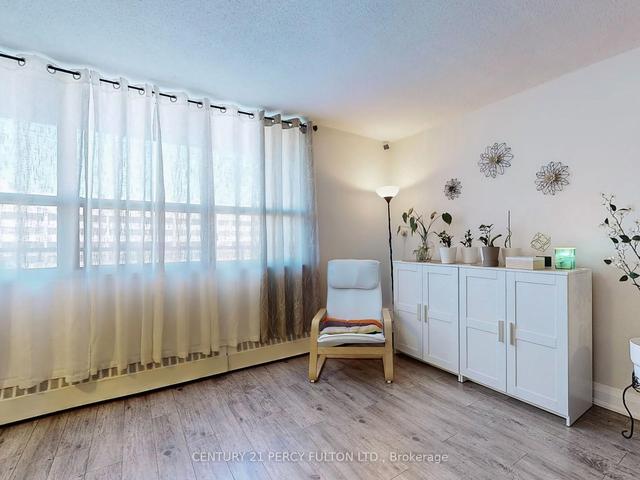 511 - 180 Markham Rd, Condo with 3 bedrooms, 2 bathrooms and 1 parking in Toronto ON | Image 2