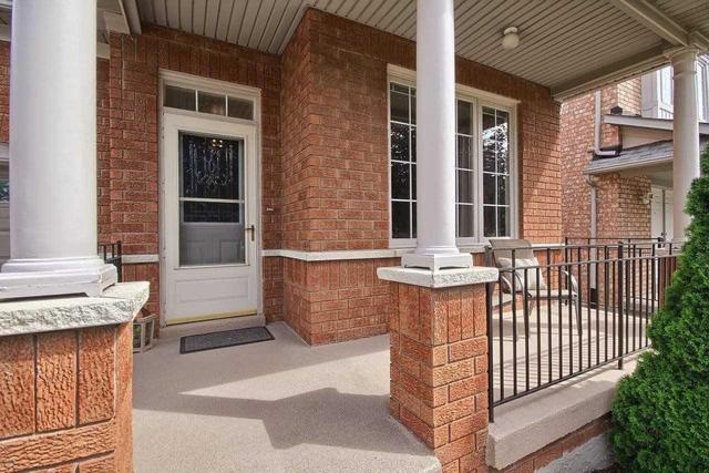 187 Valentina Dr, House detached with 3 bedrooms, 3 bathrooms and 4 parking in Markham ON | Image 2