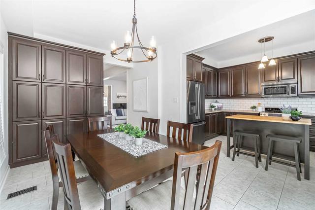 32 Goldham Way, House detached with 3 bedrooms, 3 bathrooms and 3 parking in Halton Hills ON | Image 2