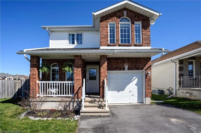 1922 Berrywood Crescent, House detached with 3 bedrooms, 2 bathrooms and 4 parking in Kingston ON | Image 1