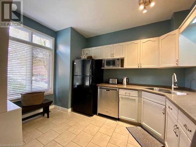 unit 2 - 1415 Commissioners Rd W, Townhouse with 3 bedrooms, 2 bathrooms and 2 parking in London ON | Image 14
