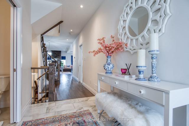 605b Montpellier Dr, House semidetached with 4 bedrooms, 4 bathrooms and 3 parking in Waterloo ON | Image 13