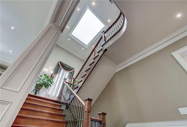 112 Glenayr Rd, House detached with 4 bedrooms, 7 bathrooms and 4 parking in Toronto ON | Image 8