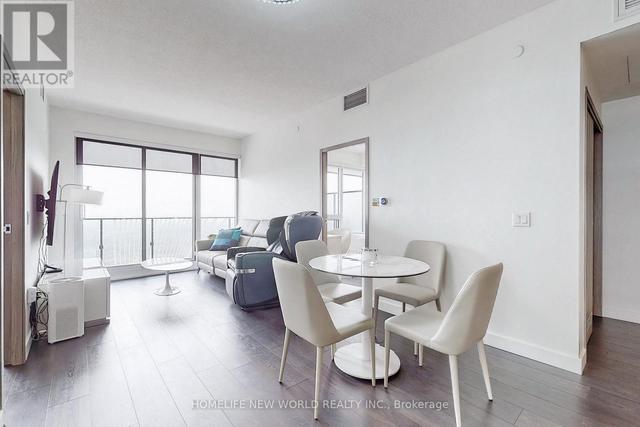 3302 - 95 Mcmahon Dr, Condo with 3 bedrooms, 3 bathrooms and 1 parking in Toronto ON | Image 16