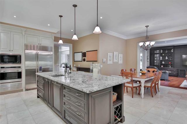 17 Frank Crt, House detached with 6 bedrooms, 8 bathrooms and 12 parking in Richmond Hill ON | Image 40