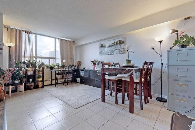 502 - 940 Caledonia Rd, Condo with 3 bedrooms, 1 bathrooms and 1 parking in Toronto ON | Image 9