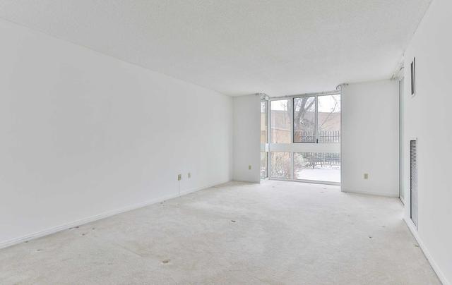 108 - 131 Beecroft Rd, Condo with 2 bedrooms, 2 bathrooms and 1 parking in Toronto ON | Image 7