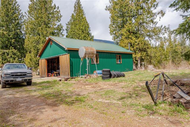 3600 Erickson Road, House detached with 3 bedrooms, 3 bathrooms and 13 parking in Columbia Shuswap E BC | Image 49